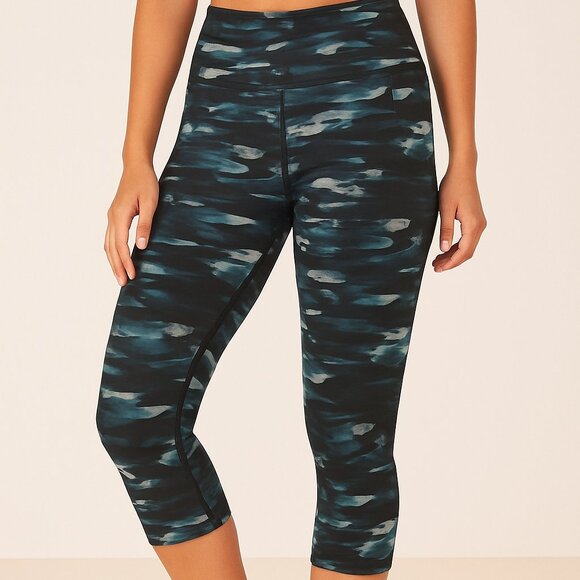 Fabletics Capri Workout Pants NWT Size M Black Teal Abstract Print Activewear - Picture 1 of 5